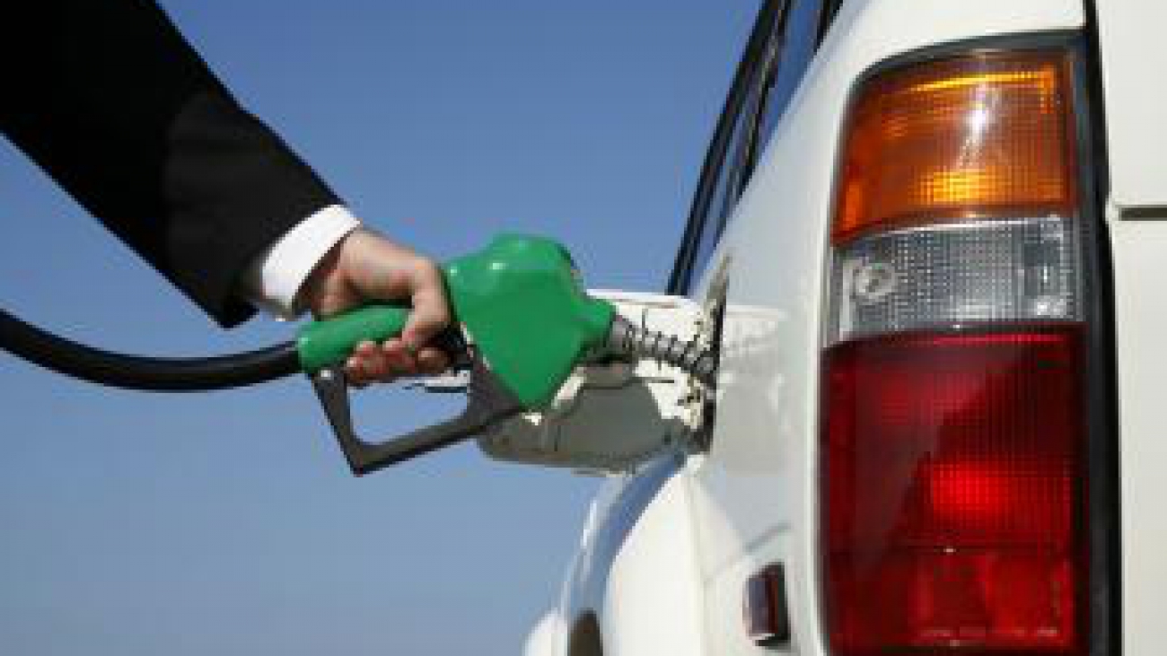 car and fuel nozzle